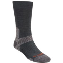 31%OFF メンズサイクリングソックス Bridgedaleトレッキングソックス - （男性と女性のための）新しいウールブレンド、ミッドウェイト Bridgedale Trekking Socks - New Wool Blend Midweight (For Men and Women)画像